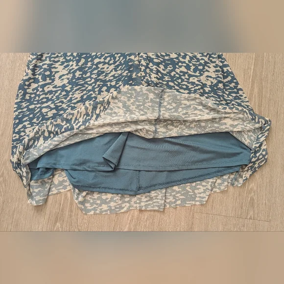 H&M Blue and Tan Patterned Long Sleeve Midi   Dress Size XS EUC! - Picture 5 of 7